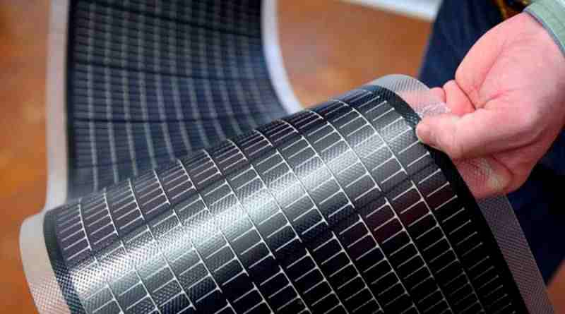 Diseñaron paneles solares flexibles y más finos que el papel